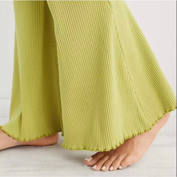 NWT Aerie Kick It Ribbed Super Flare Pant Leggings Green Soft Stretch Sz M - Picture 3 of 14
